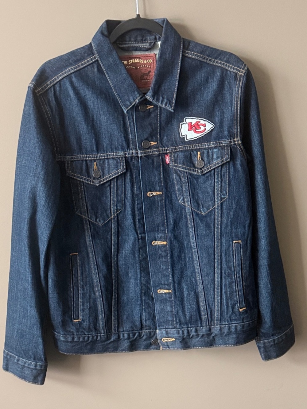 Levis X NFL Limited Collab Kansas City Chiefs Denim Jacket Dark Wash Mens Medium